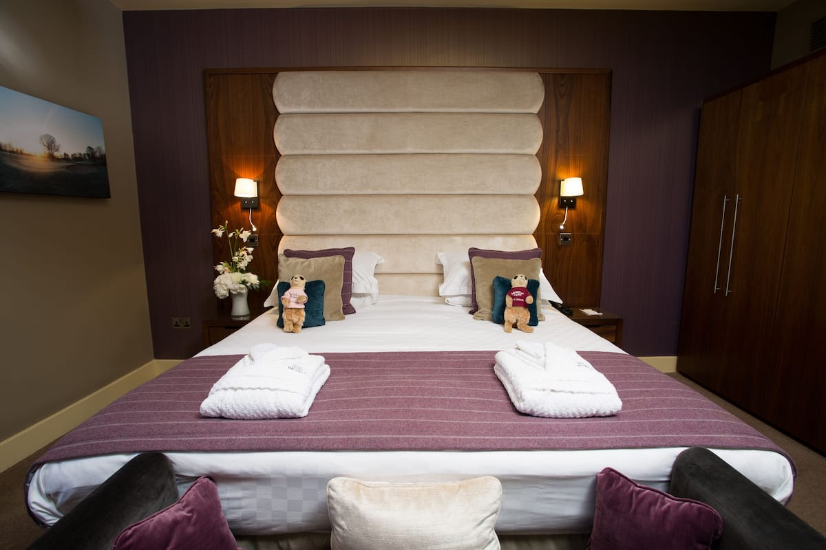 Ropa de cama de alta calidad y minibar
