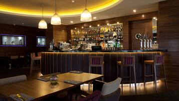 2 restaurants, breakfast, lunch, dinner served; British cuisine