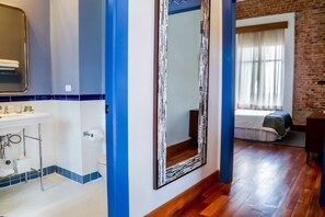 Standard Studio, 1 Queen Bed | Premium bedding, in-room safe, individually decorated - Las Clementinas (Panama City)