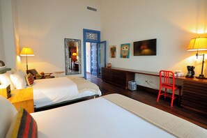 Studio, 2 Double Beds, Non Smoking, Connecting Rooms | Premium bedding, in-room safe, laptop workspace, blackout curtains