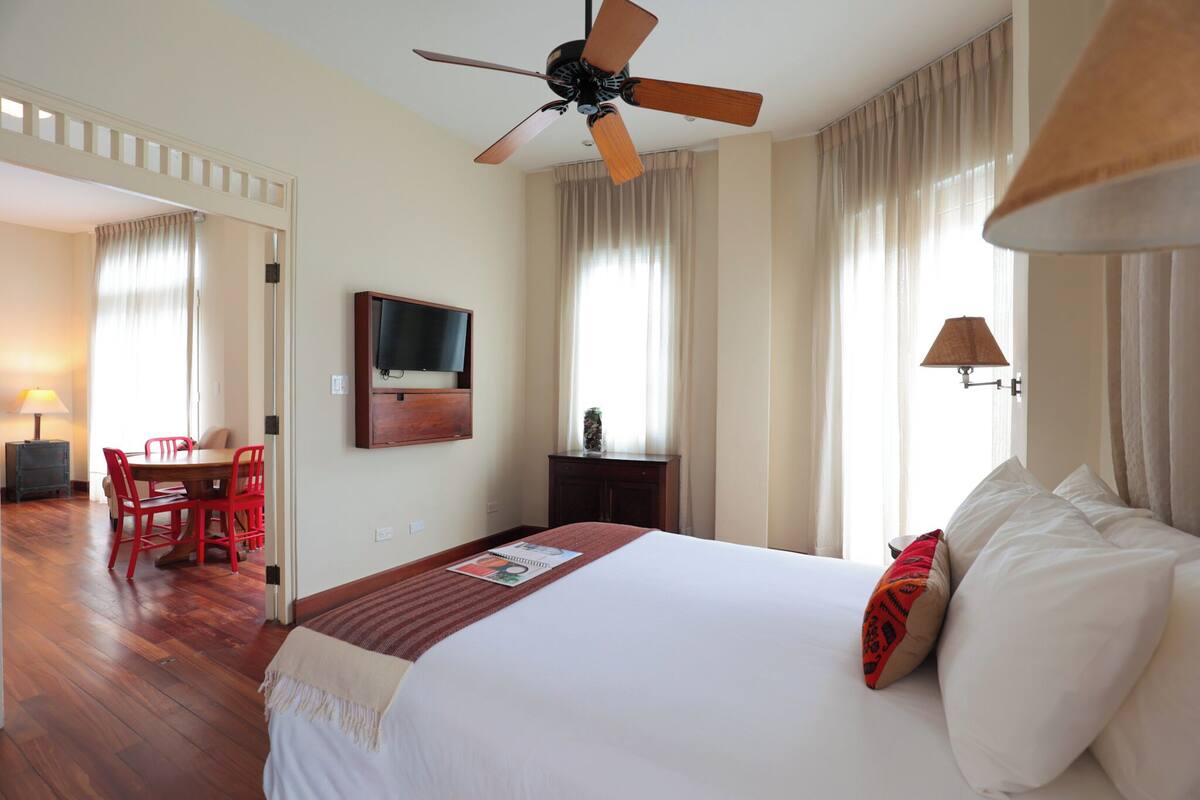 Apartment, 1 Queen Bed with Sofa bed, Non Smoking, Kitchen | Premium bedding, in-room safe, laptop workspace, blackout drapes