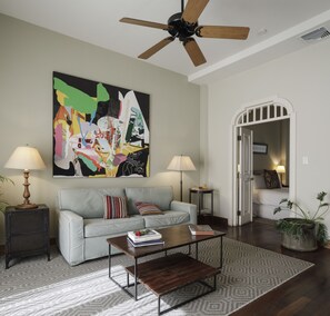 Apartment, 1 Queen Bed with Sofa bed, Non Smoking, Kitchen | Living room