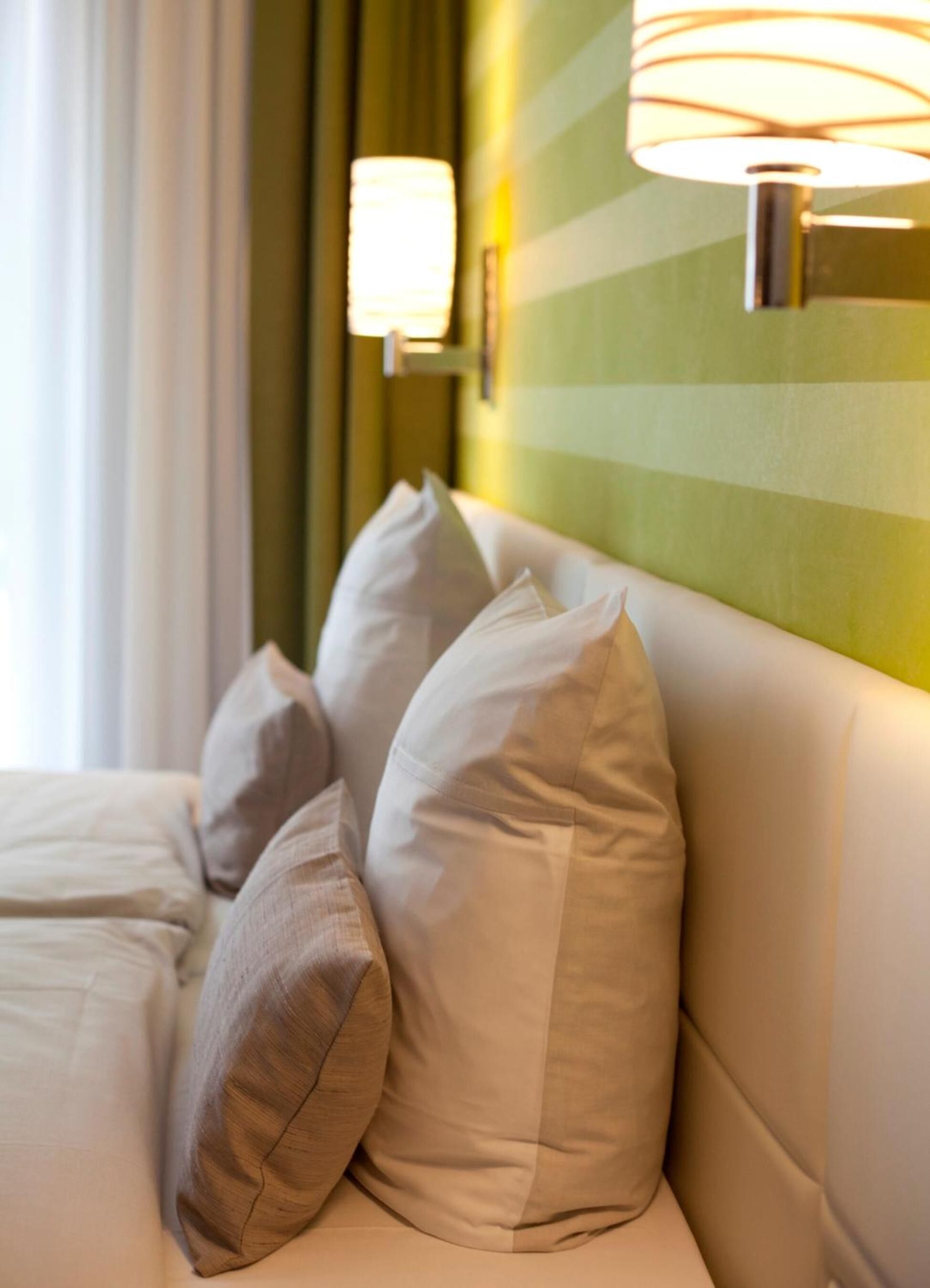 1 bedroom, hypo-allergenic bedding, down duvets, pillow-top beds