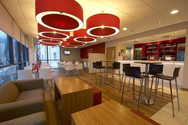 Bar (on property) - Travelodge Torquay (Torquay)