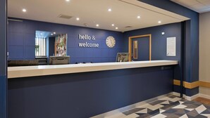 Lobby - Travelodge Gloucester (Gloucester)