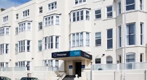 Exterior - Travelodge Worthing Seafront (Worthing)