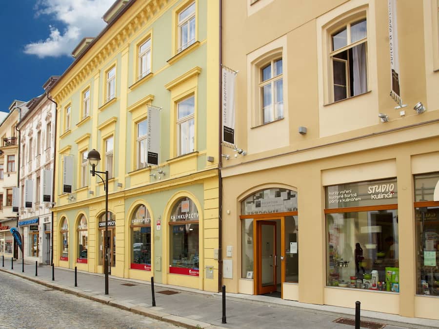 Facciata della struttura - sera/notte