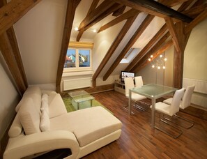 Apartment, 2 Bedrooms (Mezonet) | Living room | LED TV