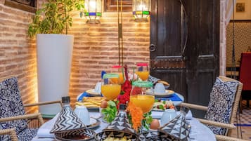 Free daily full breakfast