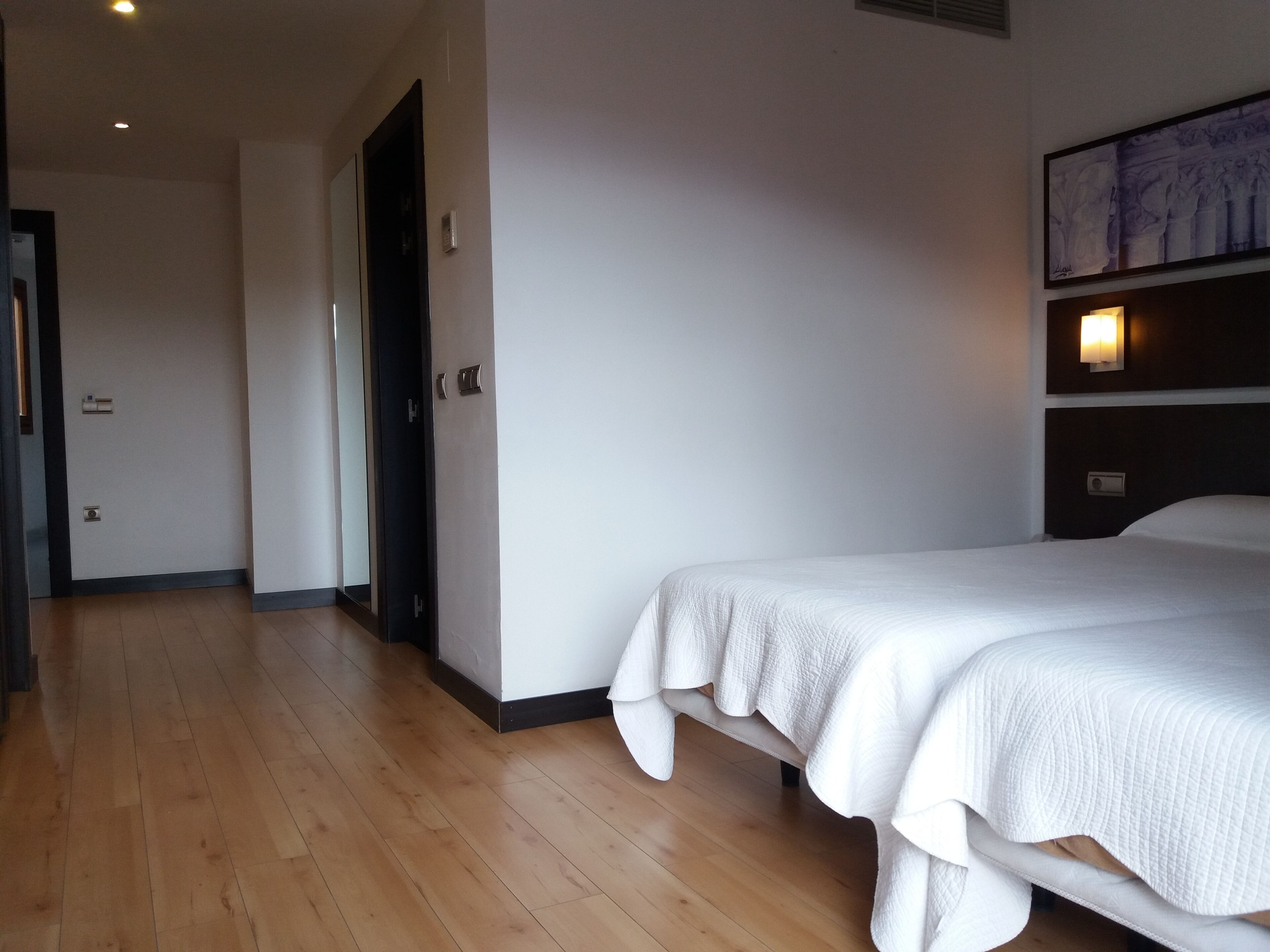 in-room safe, desk, laptop workspace, blackout curtains