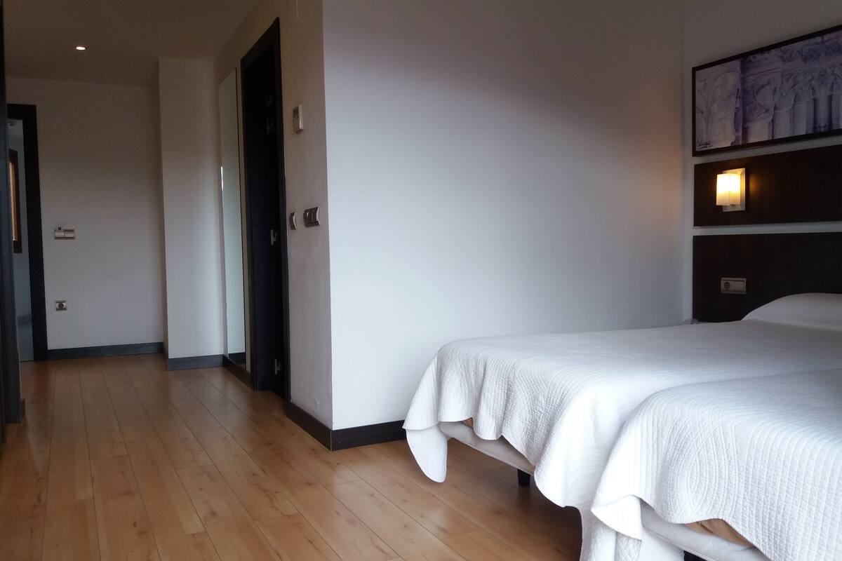 in-room safe, desk, laptop workspace, blackout curtains