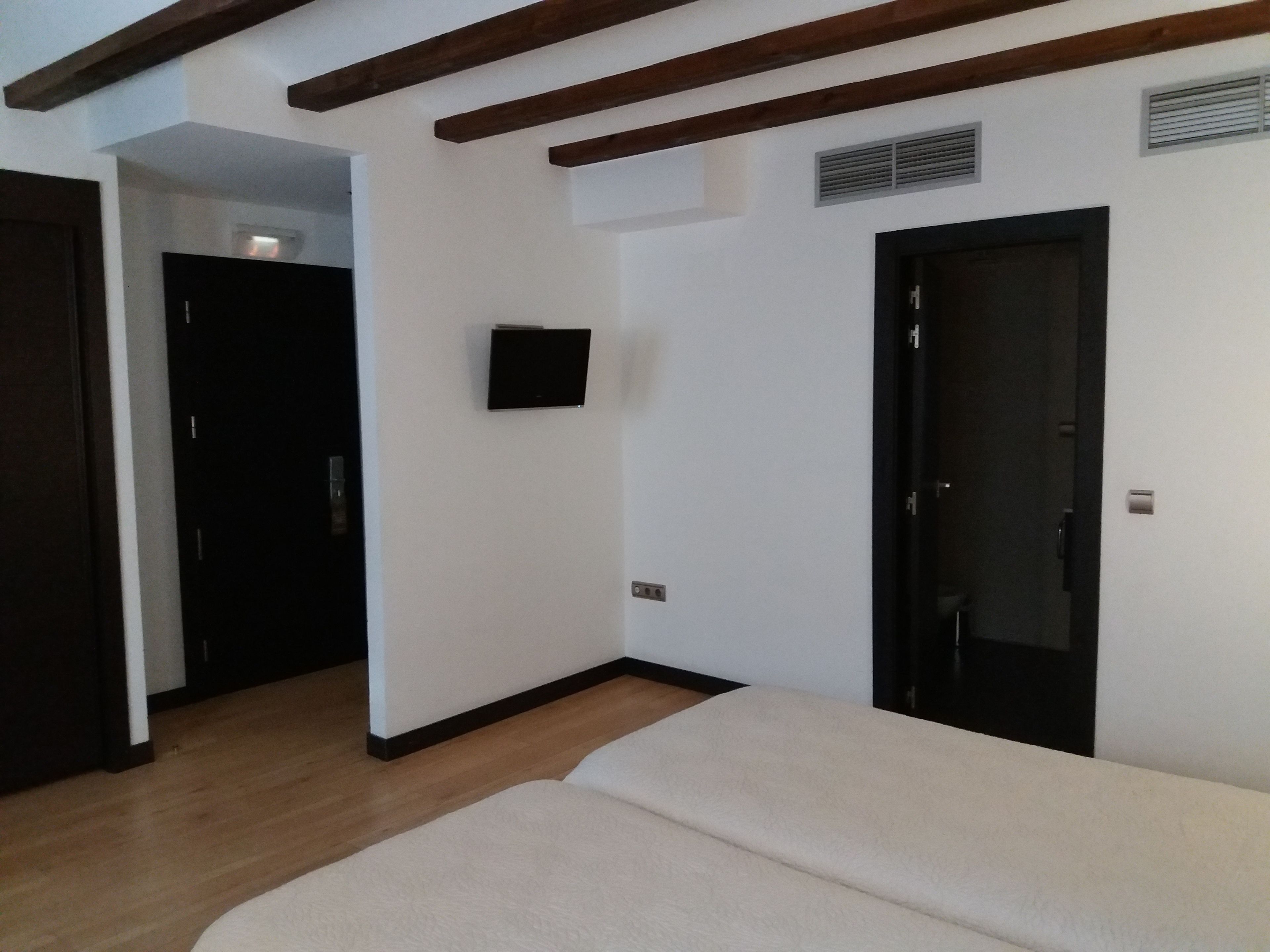 in-room safe, desk, laptop workspace, blackout curtains