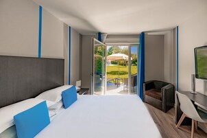 Chambre Double ou avec lits jumeaux, terrasse (Adult Only) | Literie de qualité supérieure, surmatelas, minibar