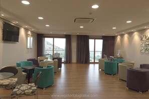 Lobby sitting area - Hotel Y Apartamentos Quinto Cecilio (Medellin)