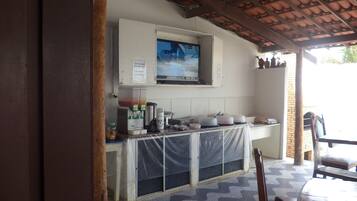 Free daily buffet breakfast
