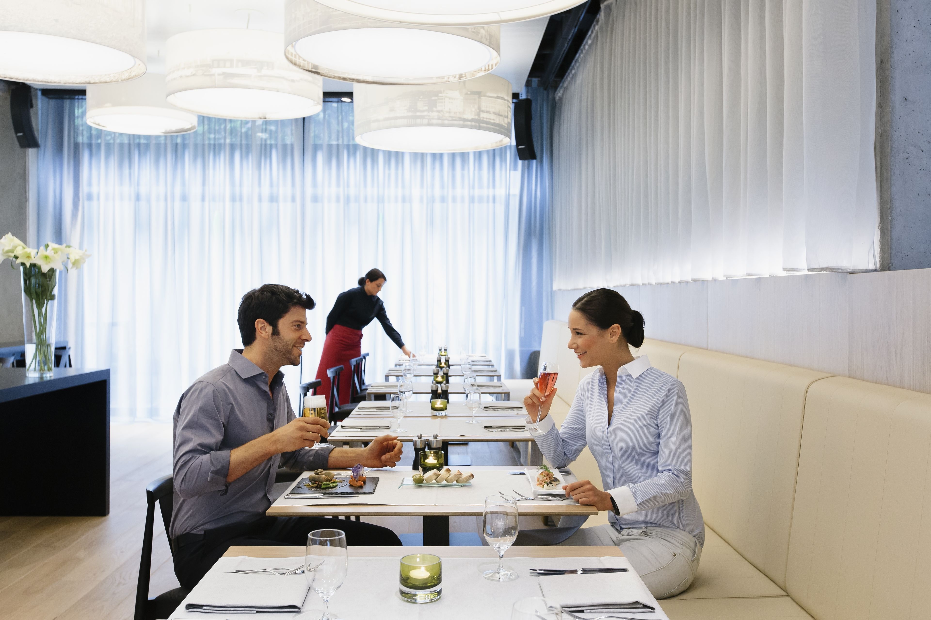 Petit déjeuner, déjeuner et dîner servis sur place