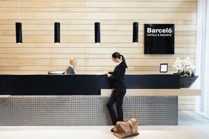 Reception - Barceló Hamburg (Hamburg)