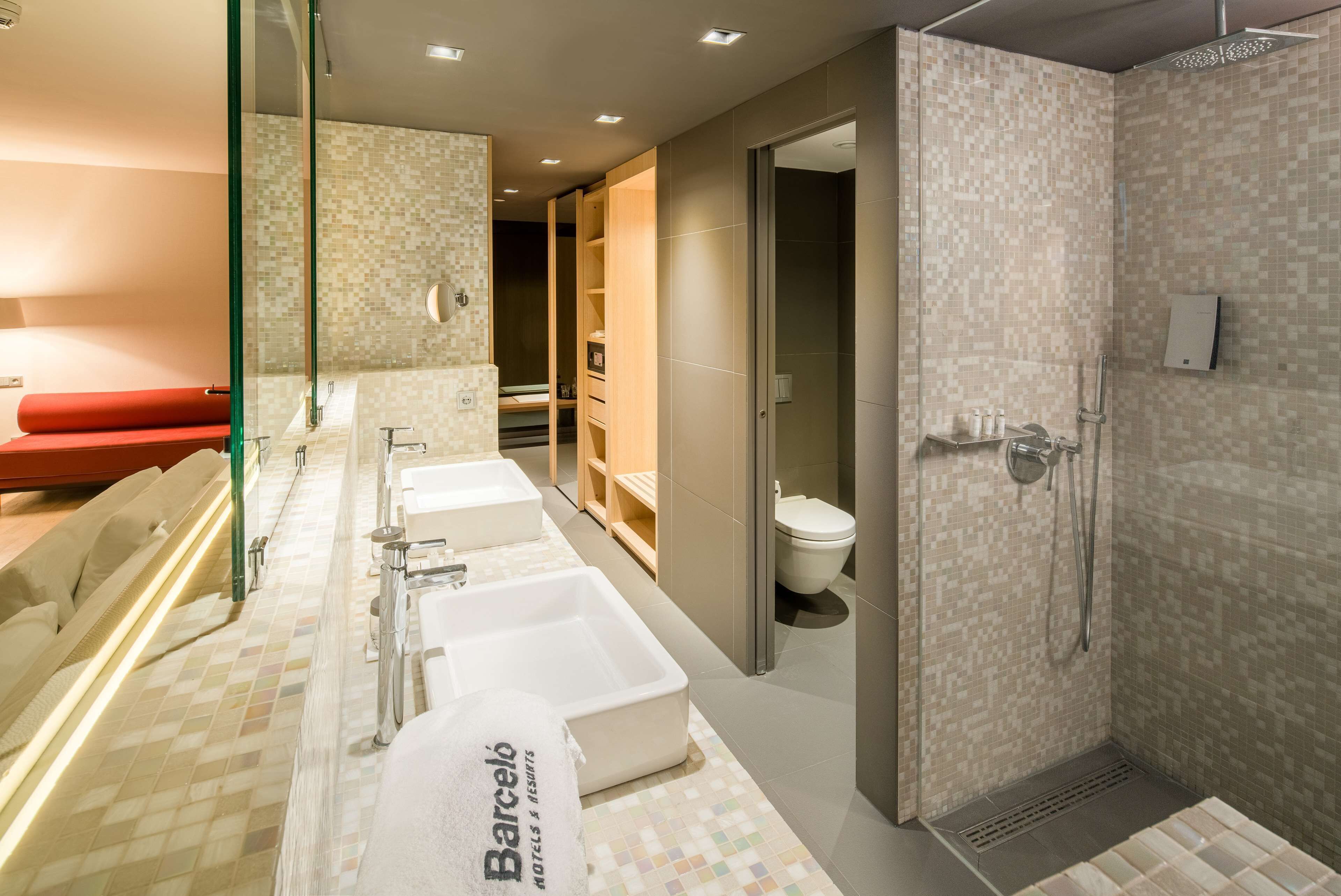 shower, rainfall showerhead, free toiletries, hair dryer