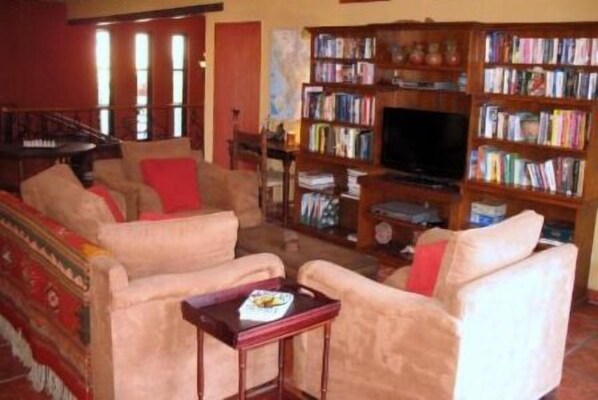 Living room - Casa de Leyendas (Mazatlan)