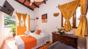 Super Saver con Ventilador- NO A.C. | In-room safe, blackout drapes, iron/ironing board, free WiFi - Hotel Hacienda de Vallarta Centro (Puerto Vallarta)