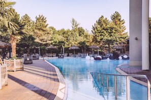 Private beach, white sand, sun-loungers, beach umbrellas