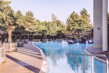 Private beach, white sand, sun loungers, beach umbrellas