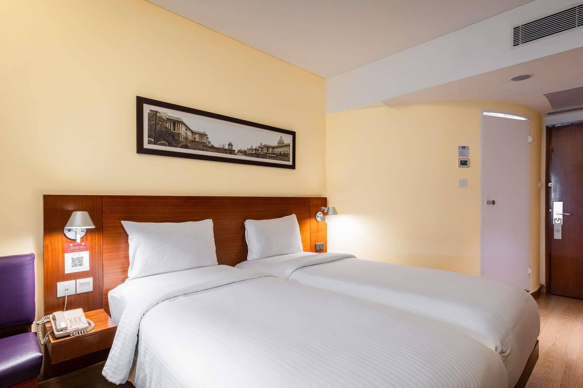 Betten mit Memory-Foam-Matratzen, Minibar, Zimmersafe, Schreibtisch