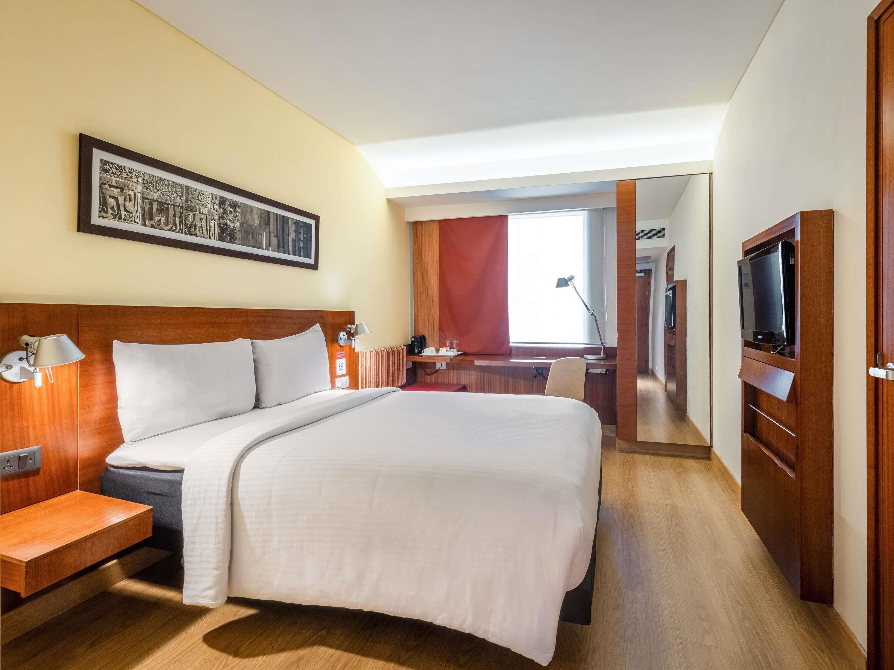 Superior Room, 1 Double Bed, Pool View | Memory foam beds, minibar, in-room safe, desk