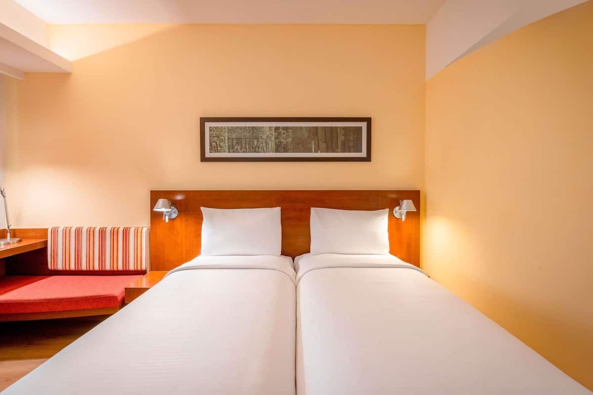 Deluxe Room, 2 Twin Beds | Memory foam beds, minibar, in-room safe, desk