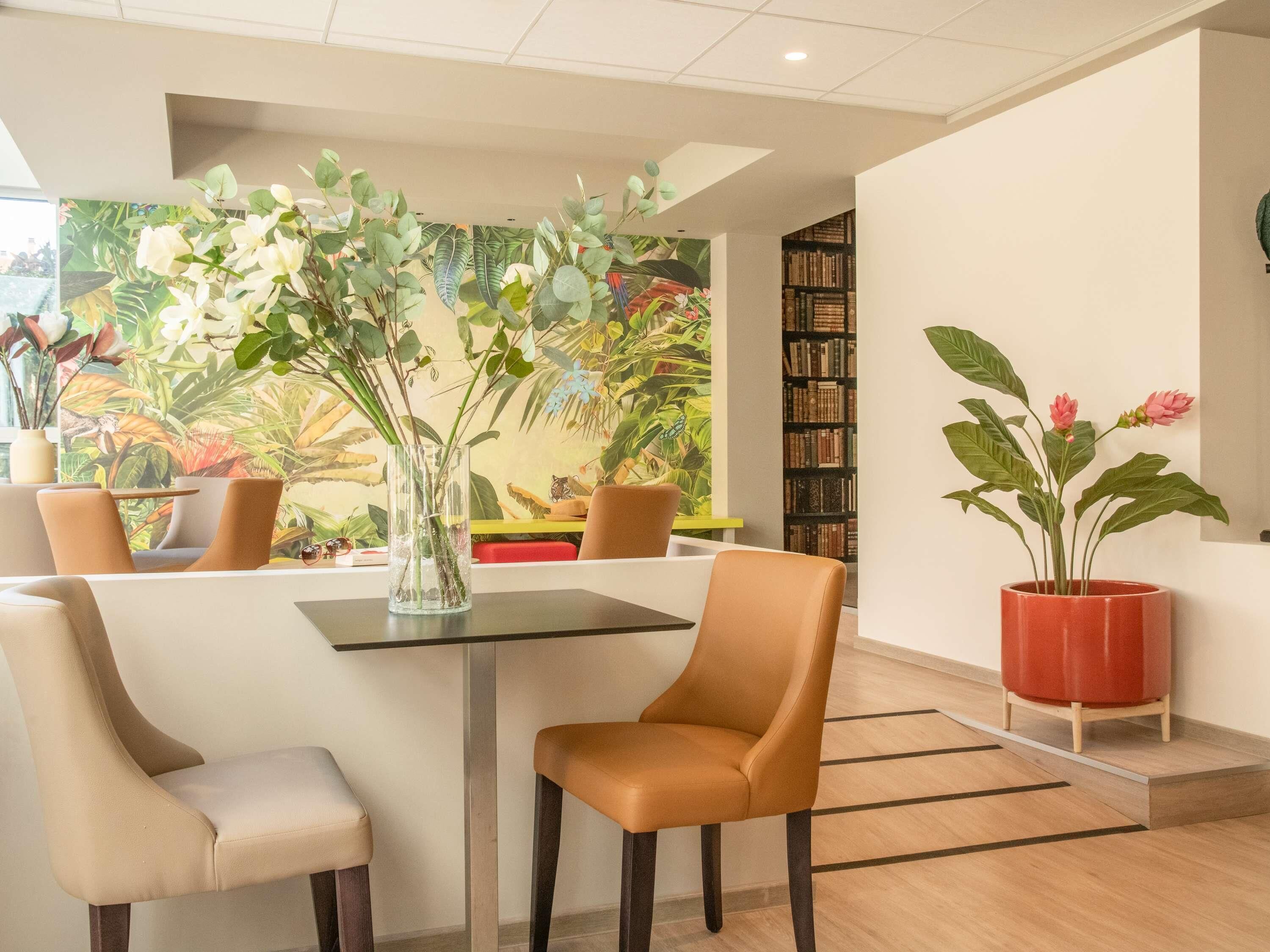 daily buffet breakfast (eur 10 per person)