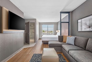 Hypo-allergenic bedding, pillowtop beds, in-room safe