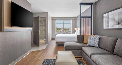 Hyatt Place Riverside Downtown