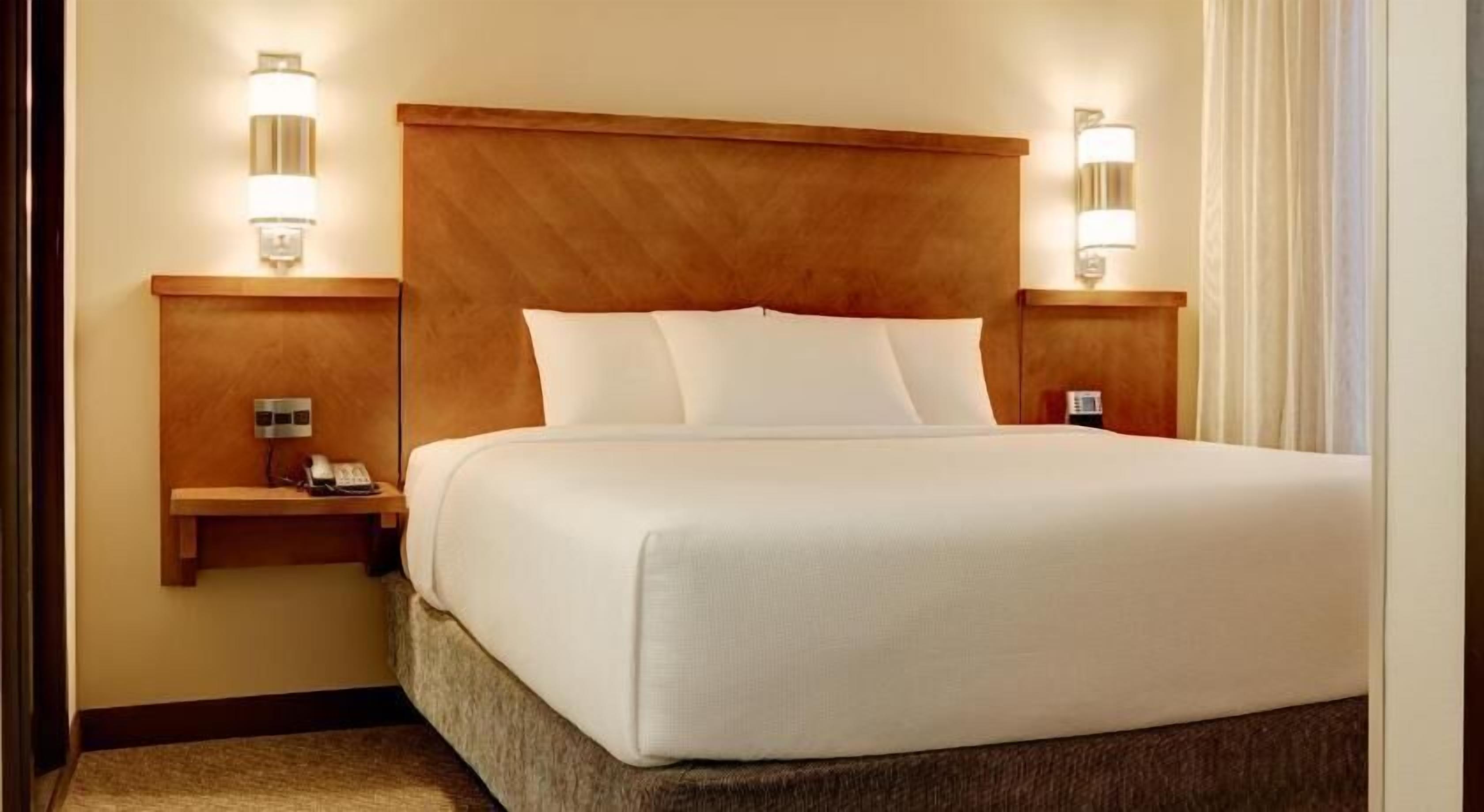 Hypo-allergenic bedding, pillowtop beds, in-room safe