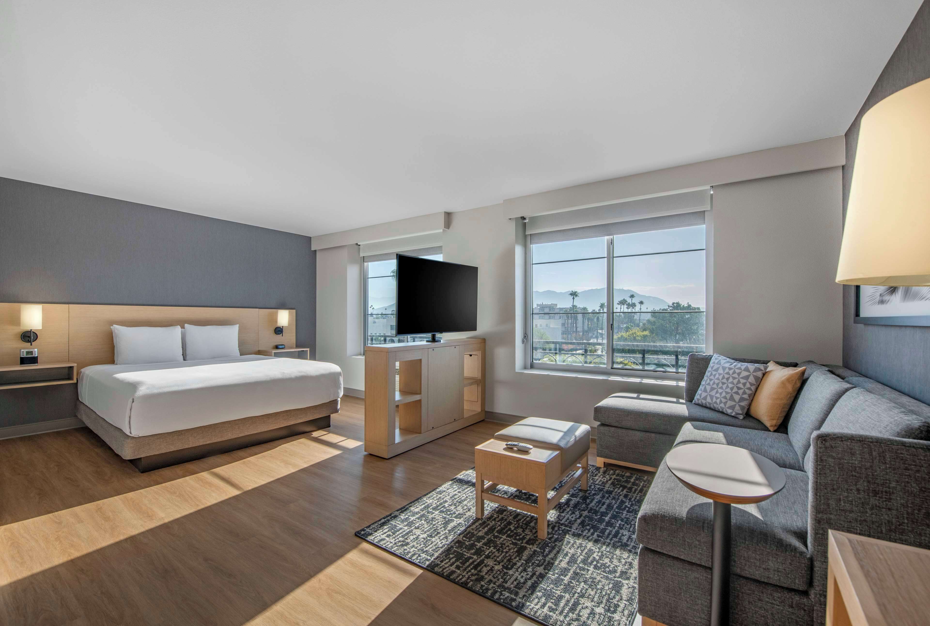 room, 1 king bed (view, with sofa bed) | 1 bedroom, hypo-allergenic bedding, pillow-top beds, in-room safe