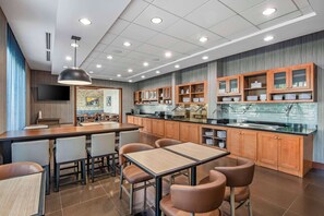 Restaurant - Hyatt Place Riverside Downtown (Riverside)