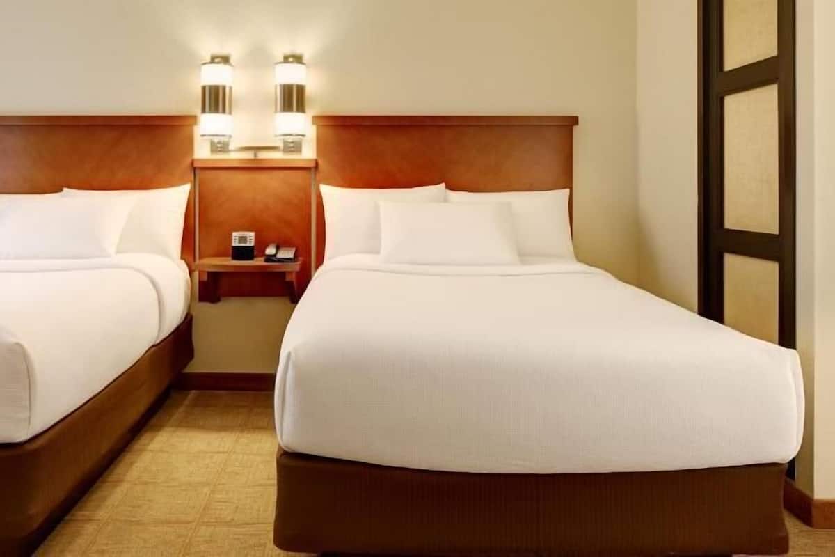Hypo-allergenic bedding, pillowtop beds, in-room safe