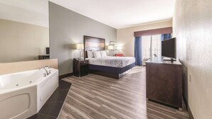 Deluxe Room, 1 King Bed, Non Smoking - La Quinta Inn & Suites by Wyndham Tulsa - Catoosa Route 66 (Catoosa)