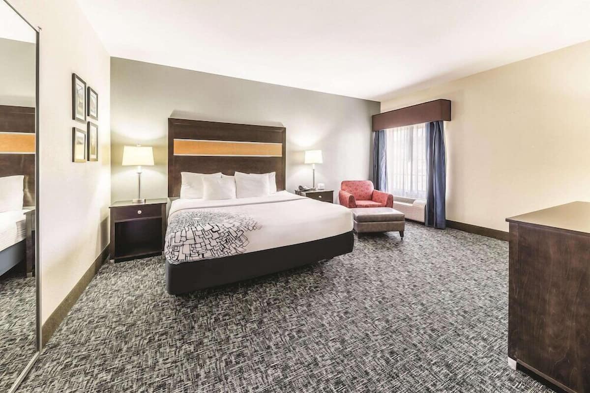 Premium bedding, pillowtop beds, desk, blackout drapes