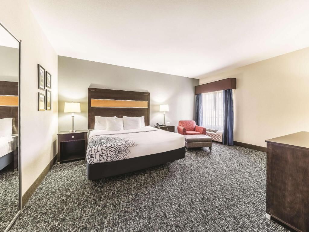 Premium bedding, pillowtop beds, desk, blackout drapes