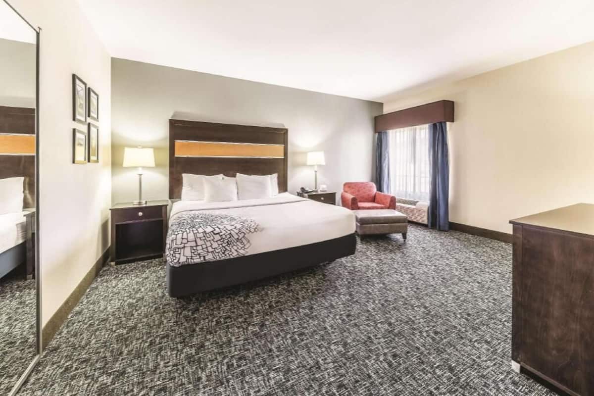 Premium bedding, pillowtop beds, desk, blackout drapes
