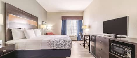 Habitación Deluxe, 1 cama King size, para no fumadores | Ropa de cama de alta calidad, camas con pillow-top y escritorio