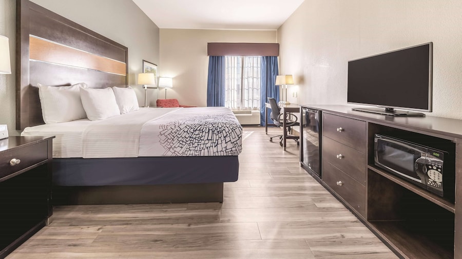 La Quinta Inn & Suites by Wyndham Tulsa - Catoosa Route 66