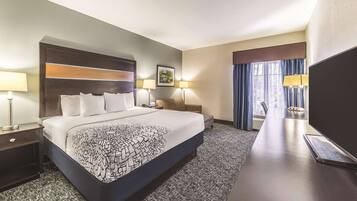 Room, 1 King Bed | Premium bedding, pillowtop beds, desk, blackout drapes