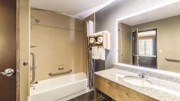 Deluxe Suite, 1 King Bed, Accessible, Non Smoking (Mobility Accessible, Two-Room) | Premium bedding, pillowtop beds, desk, blackout drapes