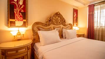 Apartment, 2 Bedrooms | Minibar, in-room safe, desk, blackout drapes