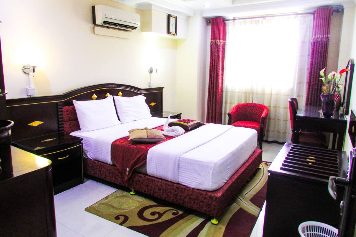 Minibar, in-room safe, desk, blackout curtains