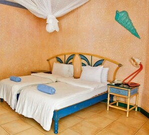 Décoration personnalisée, bureau, Wi-Fi gratuit, draps fournis