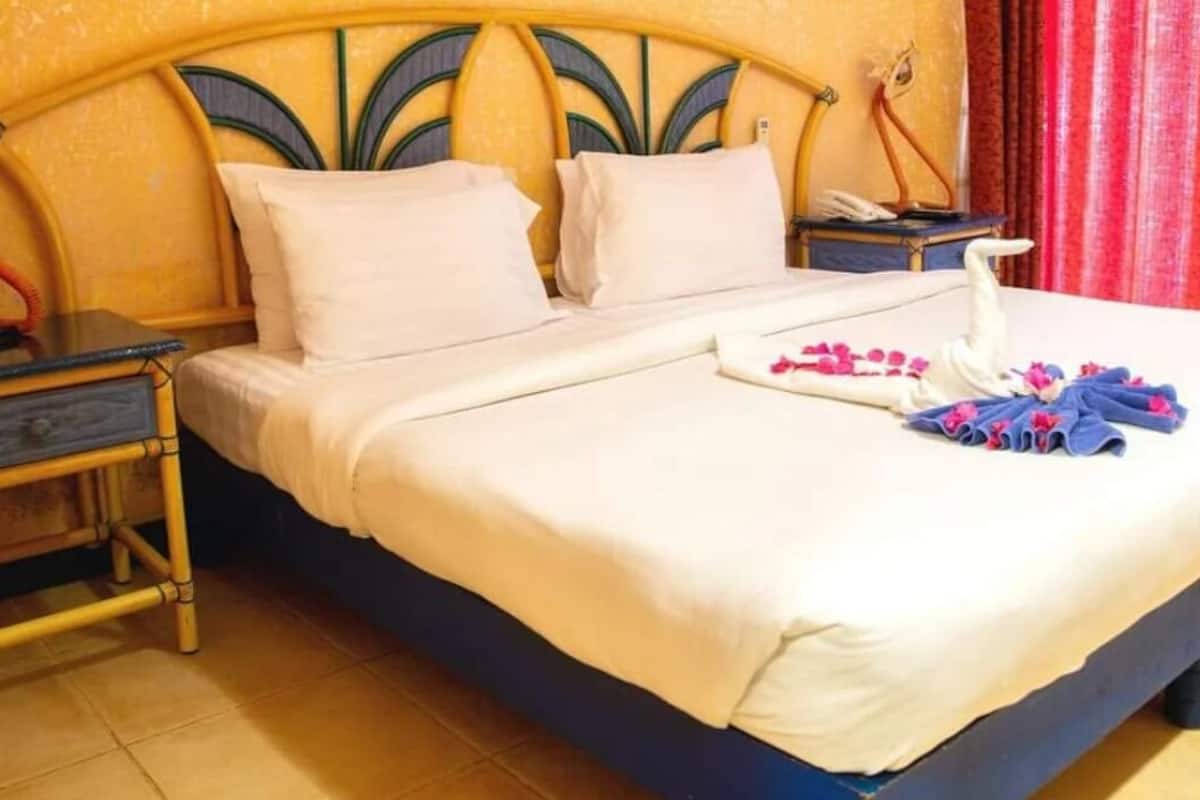 Executive Room | Individually decorated, desk, free WiFi, bed sheets