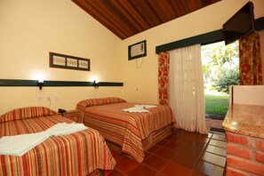 Appartement supérieur | Minibar, coffre-fort, bureau, rideaux d’obscurcissement