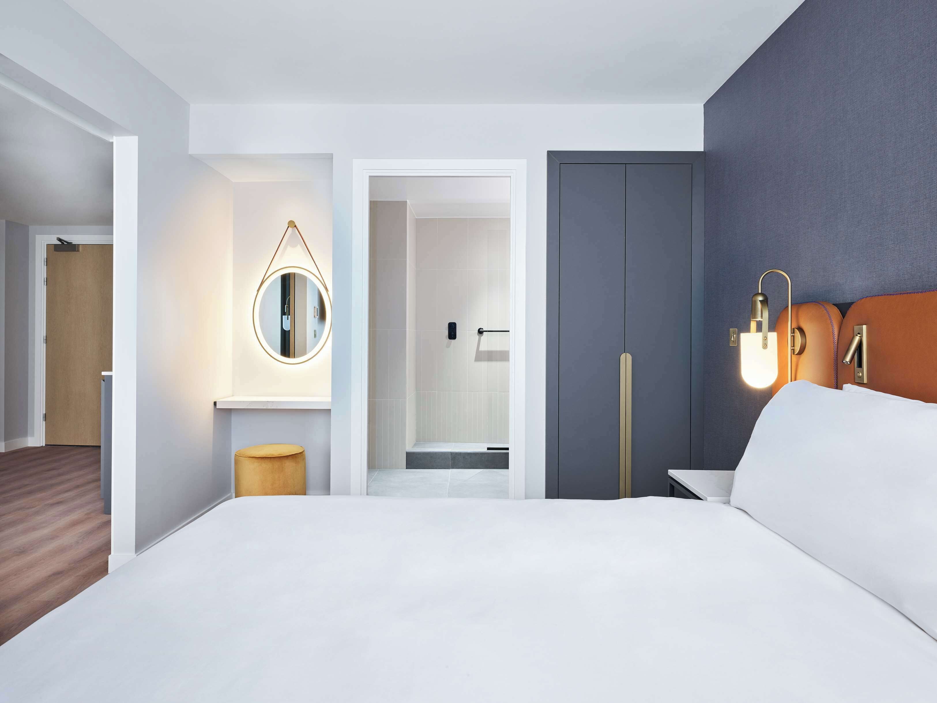 Suite (Regency) | Allergitestet sengetøy, safe på rommet og skrivebord